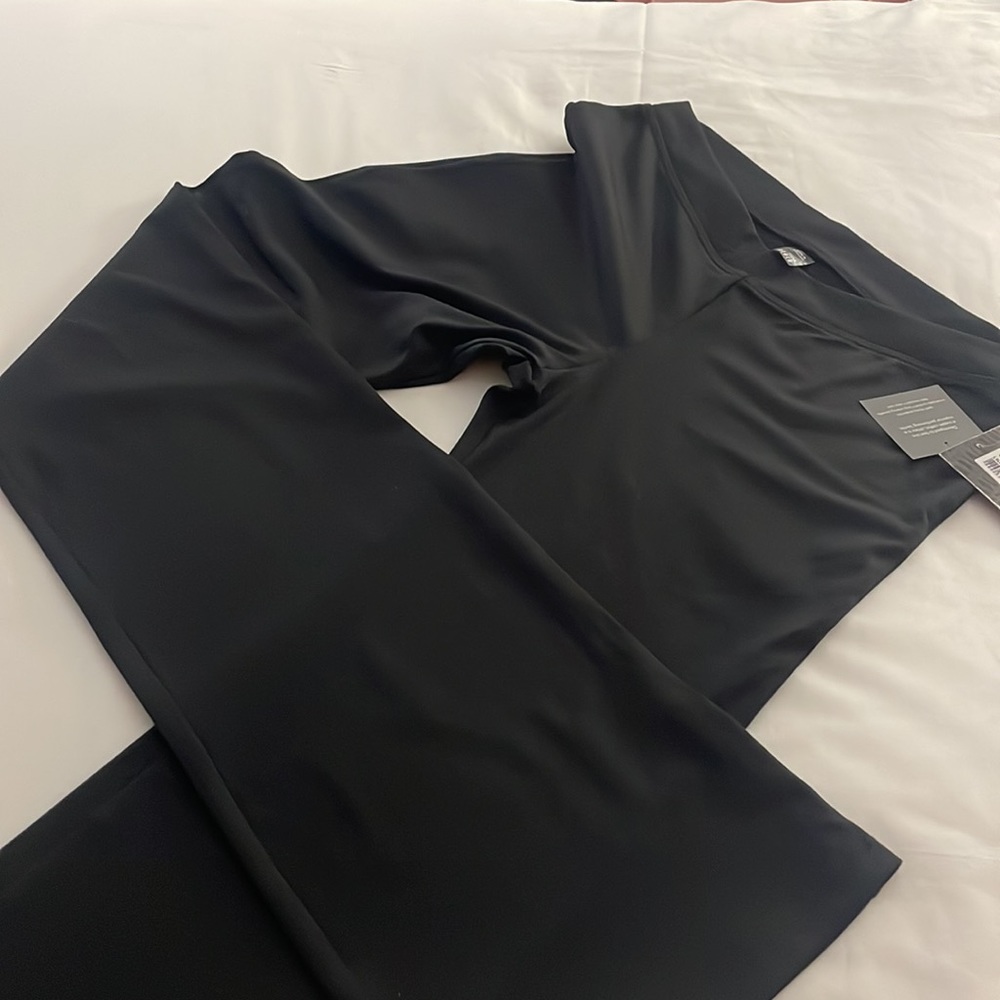 Bloch - black Flair leggings V waistband - dance pants or everyday leggings - Picture 12 of 15